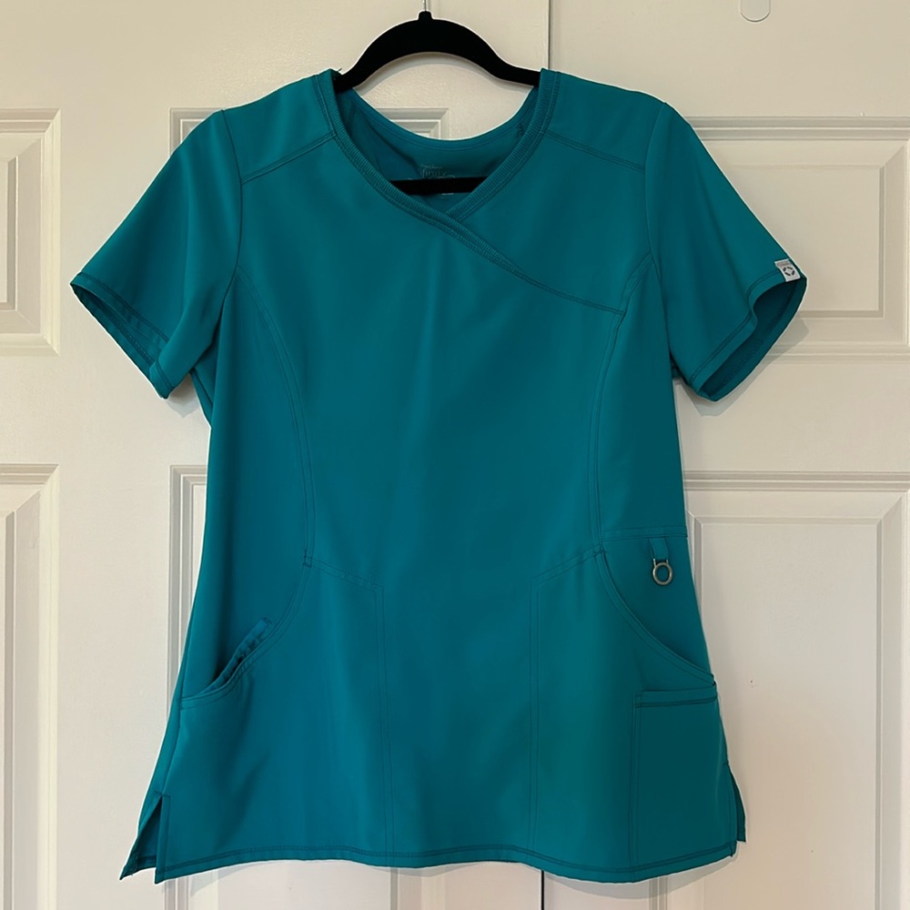 Cherokee Infinity scrub top